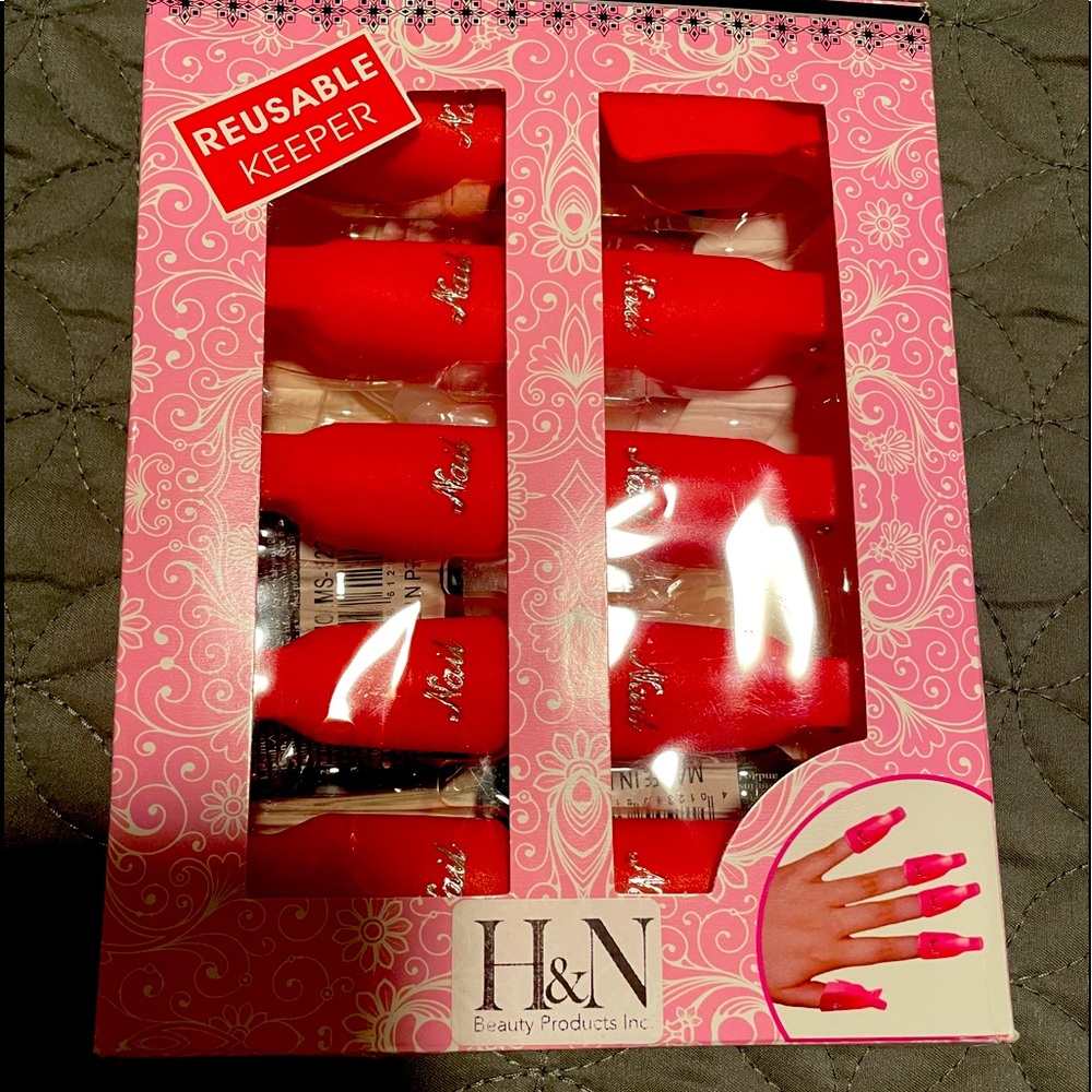 Nail clips